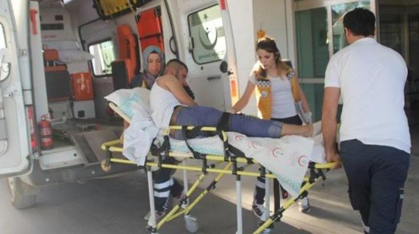 Y&uuml;r&uuml;rken Yoldan Ge&ccedil;en Otomobilden Ateş A&ccedil;ılıp Yaralandı