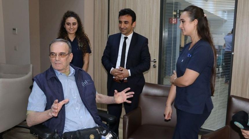 Evde Bakımdan Faydalanan Yaşlı Adamdan Teşekk&uuml;r