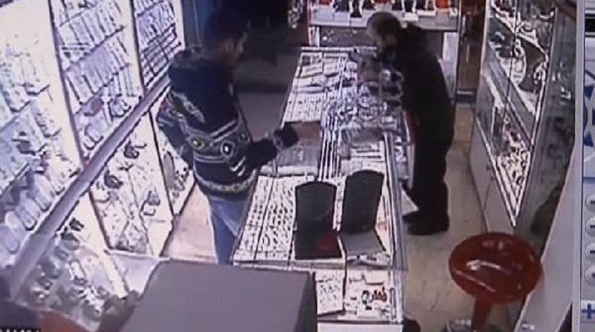 HIRSIZLIK Ş&Uuml;PHELİSİNİN RAHATLIĞI PES DEDİRTTİ