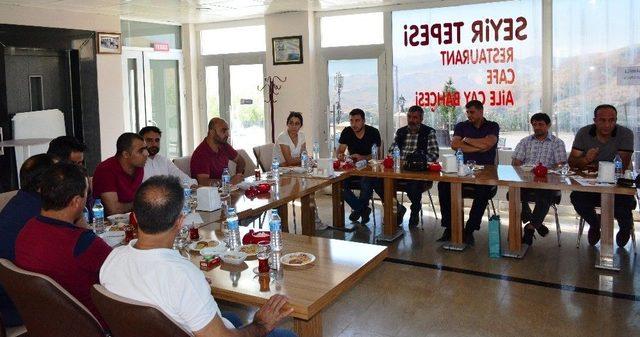 Bitlis’te Gazetecilerin Sorunları Masaya Yatırıldı