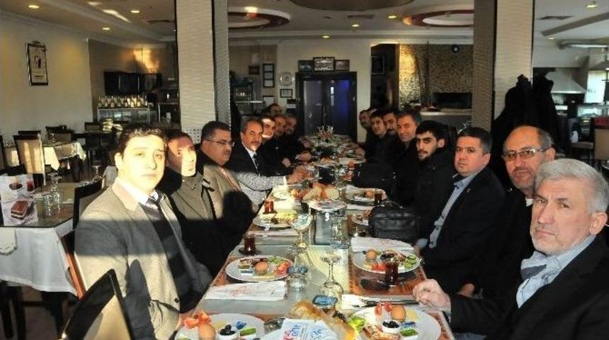 Başkan Akkaya Gazetecilerle Kahvaltıda Buluştu