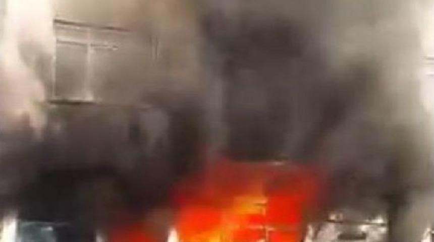 Aynı Işyerinde 1 Ayda 2'nci Yangın Ardından Tartışma: 2 Yaralı