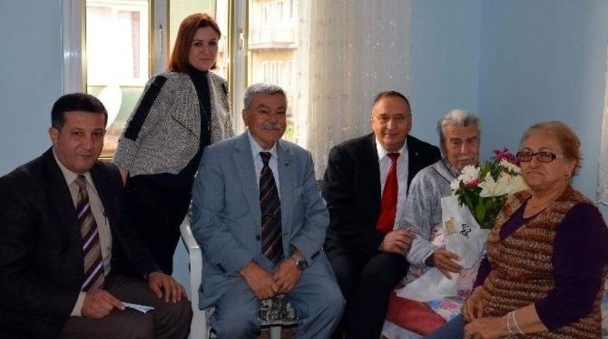 Kıdemli Hemşeriler Öğretmenleri Unutmadı