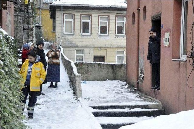 Yaşlı Kadın Evinde &Ouml;l&uuml; Bulundu 1