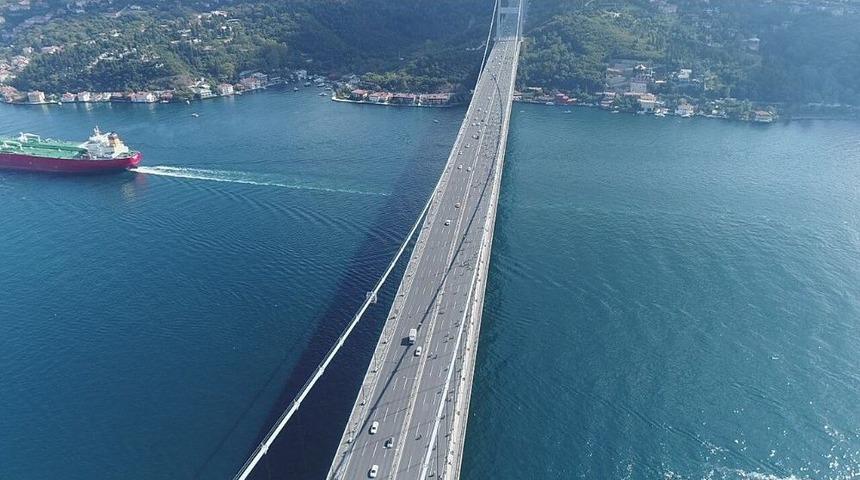 (&ouml;zel Haber) Binlerce Bisikletlinin K&ouml;pr&uuml;den Ge&ccedil;işi Havadan G&ouml;r&uuml;nt&uuml;lendi