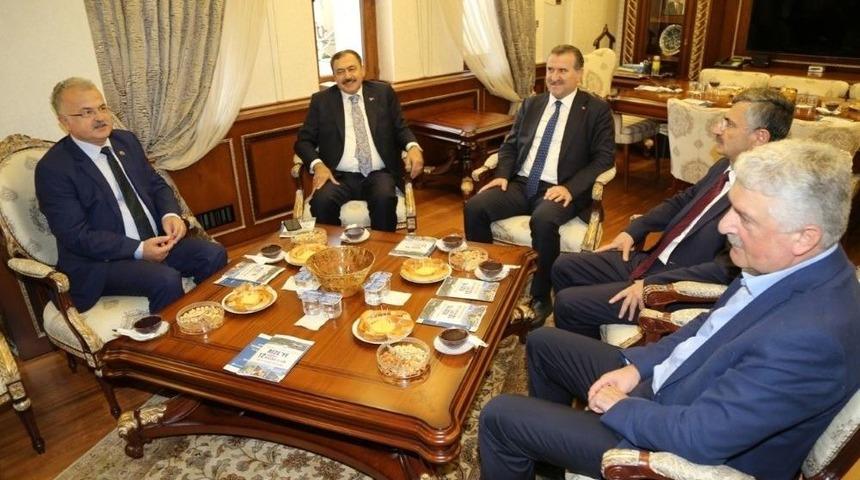 Bakan Eroğlu, Arhavi&rsquo;deki Şiddetli Yağışı Değerlendirdi