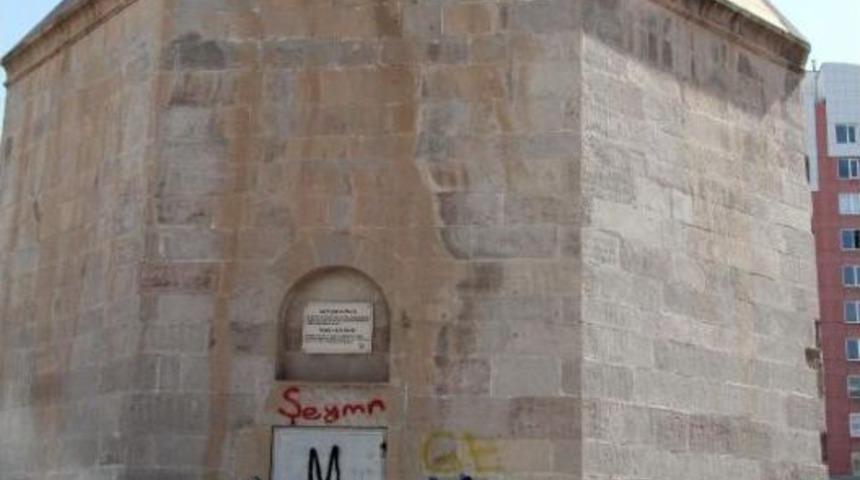 Tarihe B&uuml;y&uuml;k Ayıp