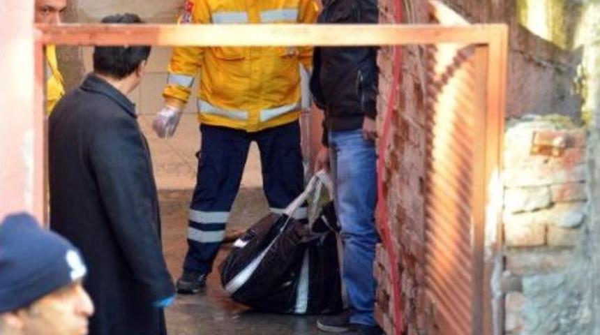 Adana'da Evdeki Yangında 2 Kız &Ccedil;ocuğu Yanarak &Ouml;ld&uuml; (2)