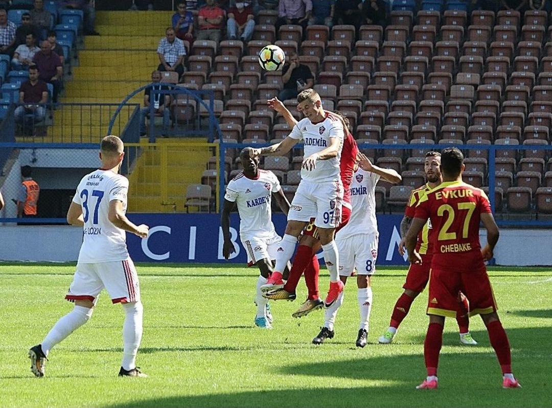 S&uuml;per Lig: K.karab&uuml;kspor: - E.y. Malatyaspor: 3 (ilk Yarı )