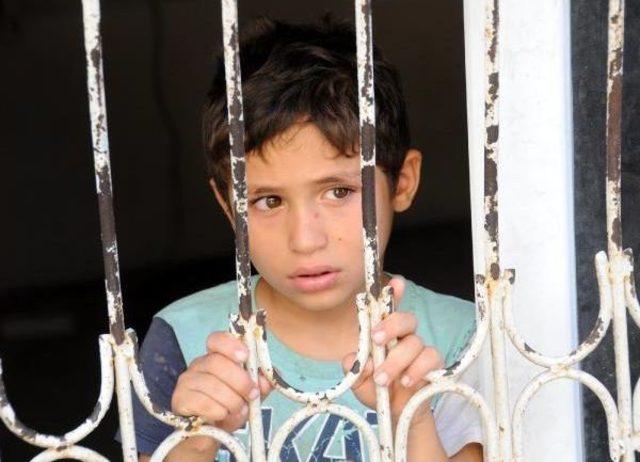 Polis, Suriyeli Çocuklara Sahip Çıktı
