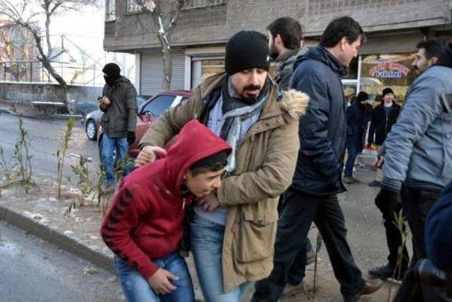 Paris te &Ouml;ld&uuml;r&uuml;len Pkk lı 3 Kadın Anmasına Polis M&uuml;dahalesi 2