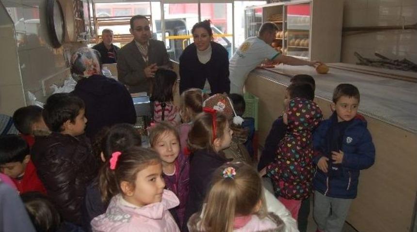 Kreş &Ouml;ğrencileri Ekmek Yapmayı &Ouml;ğrendi