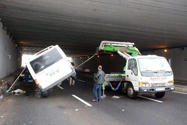 Diyarbakır’da Trafik Kazası: 1 Yaralı