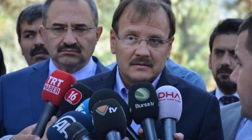 Başbakan Yardımcısı &Ccedil;avuşoğlu, Hafız &Ccedil;ocuklara Sertifikalarını Verdi (2)