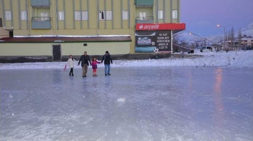 G&ouml;ksun Buz Kesti