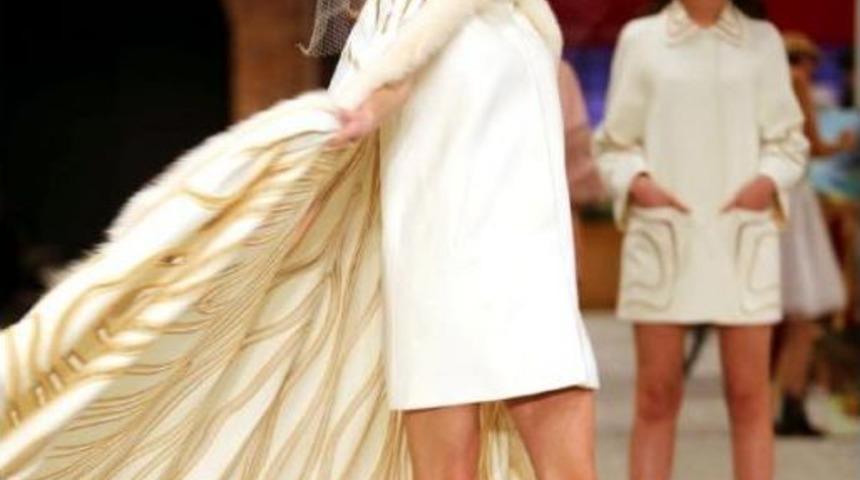 Top Model Lindsay Ellingson'tan, Paris Katliamına D&ouml;vizli Tepki (2) - Yeniden