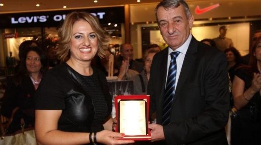 Gaziemir&rsquo;de Kadının Adı Var