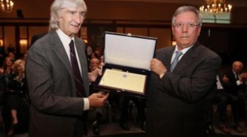 Aziz Yıldırım&rsquo;dan Efsane İ&ccedil;in Başsağlığı Mesajı