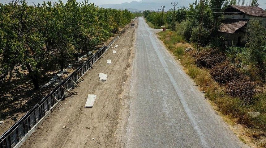 B&uuml;y&uuml;kşehir Belediyesi Baraj Yolunu Genişletiyor