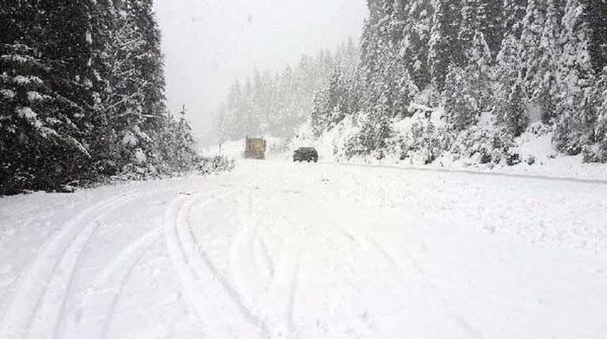 KAR, YARALIG&Ouml;Z'DE ULAŞIMI AKSATTI