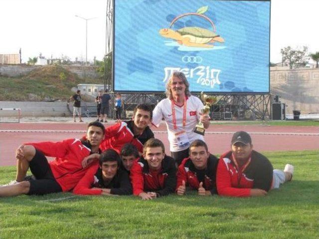 İZMİR &Ccedil;İMENTAŞ ATLETİZM ŞUBESİNİ DE KAPADI 1