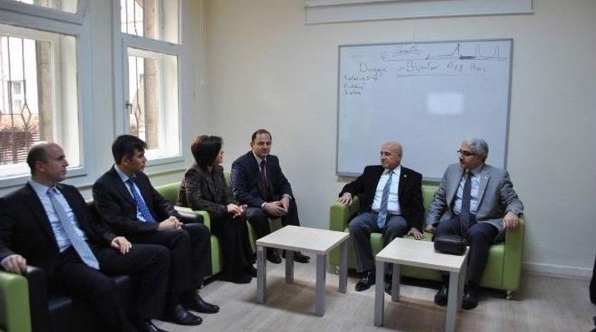 Tamer, Ruh Sağlığı Merkezi&rsquo;ni Ziyaret Etti