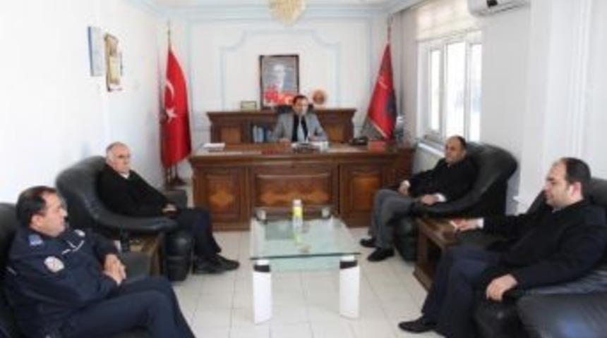 Başkan &Ouml;zaltun&rsquo;dan Emniyet M&uuml;d&uuml;r&uuml;ne Taziye Ziyareti