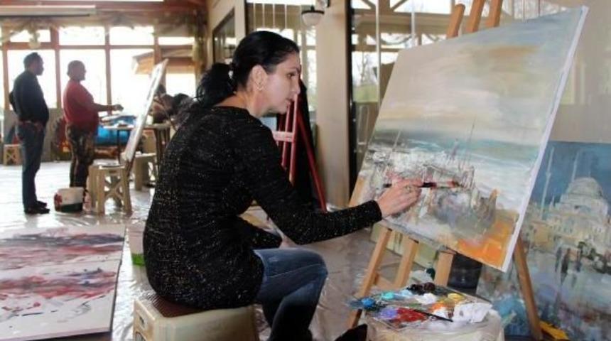 BOLU'NUN G&Uuml;ZELLİKLERİNİ TUVALE YANSITIYOR