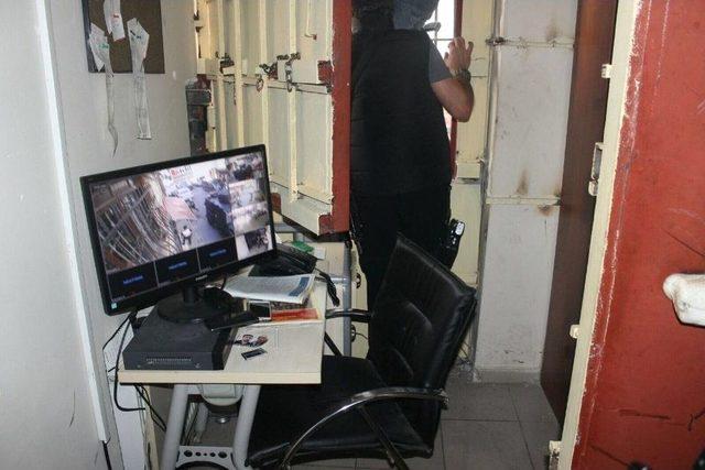 Okmeydanı&rsquo;nda Dhkp-c Operasyonu: 10 G&ouml;zaltı 1