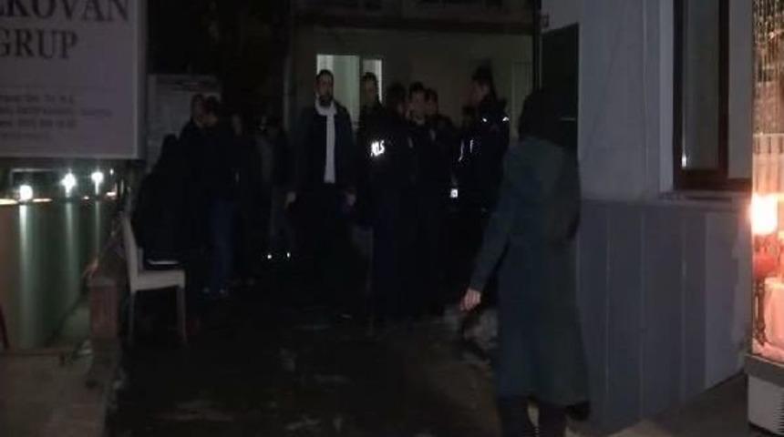 Şans Oyunu Oynamak I&ccedil;in Girdiği Bayiden Sağ &Ccedil;ıkamadı