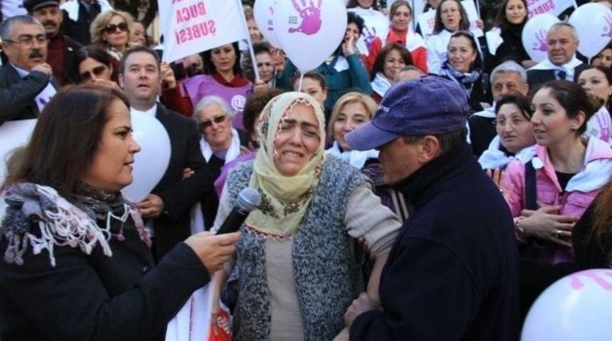 Tiyatro G&ouml;sterisini Ger&ccedil;ek Sandı, Oyuncunun &Uuml;zerine Y&uuml;r&uuml;d&uuml;
