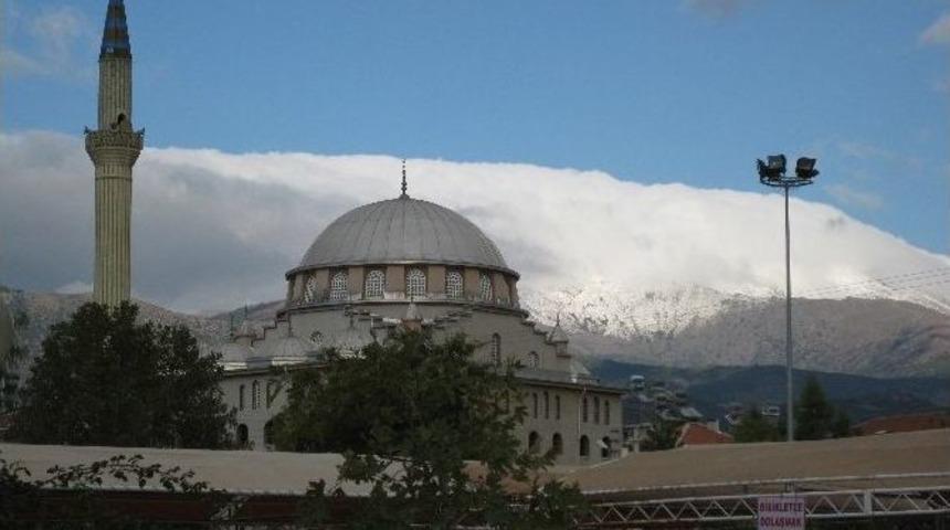 &Ouml;demiş Beyaza B&uuml;r&uuml;nd&uuml;