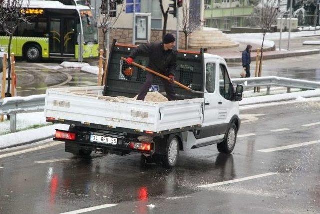 Büyükşehir Karla Mücadelesinden Başarıyla Çıktı