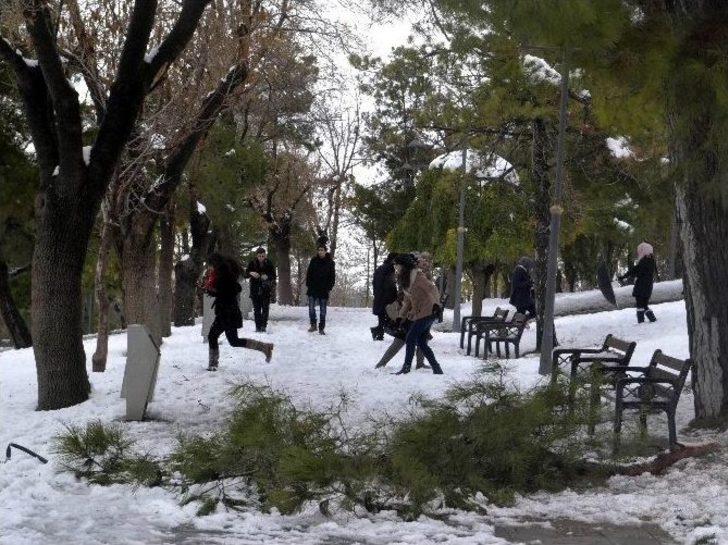 Öğrenciler Kar Tatilini Fırsata Çevirdi G1