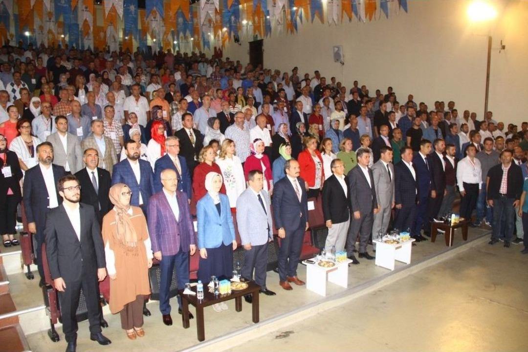 Ak Parti Edremit 6. Olağan Kongresi&rsquo;nde &rsquo;tek Liste, Tek Aday&rsquo; Denilmesine Rağmen İki Liste Yarıştı