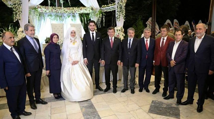 Eski Başbakan Davutoğlu Malatya&rsquo;da D&uuml;ğ&uuml;ne Katıldı