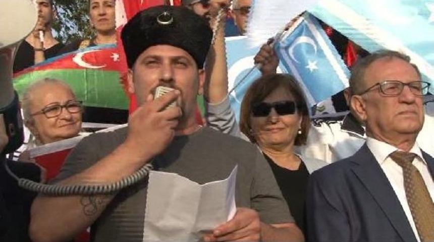 Kadık&ouml;y'de 'ırak'taki Referandum Iptal Edilsin' Eylemi