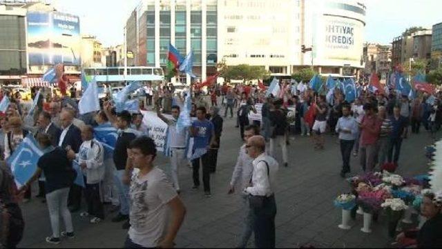 Kadıköy'de 'ırak'taki Referandum Iptal Edilsin' Eylemi