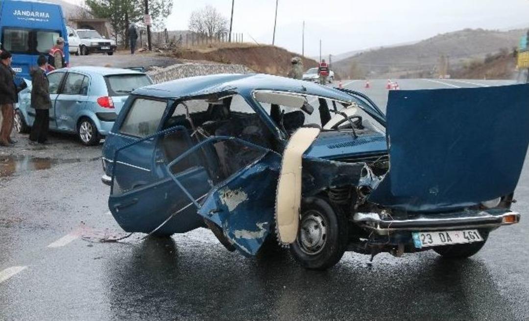 Taziyeye Giden Aile Kaza Ge&ccedil;irdi: 1 &Ouml;l&uuml;, 6 Yaralı
