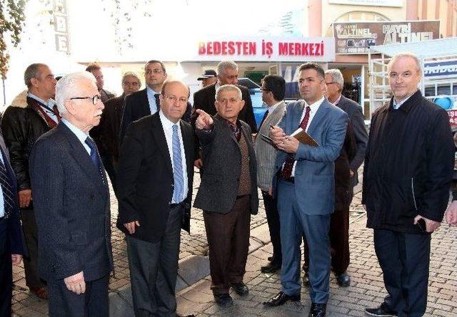 Özakcan, Sokak Sokak Gezip Halkın Sorunlarını Dinliyor 1