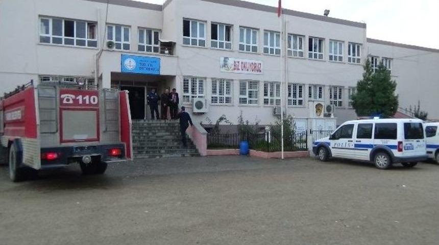 İlkokulda Yangın &Ccedil;ıktı