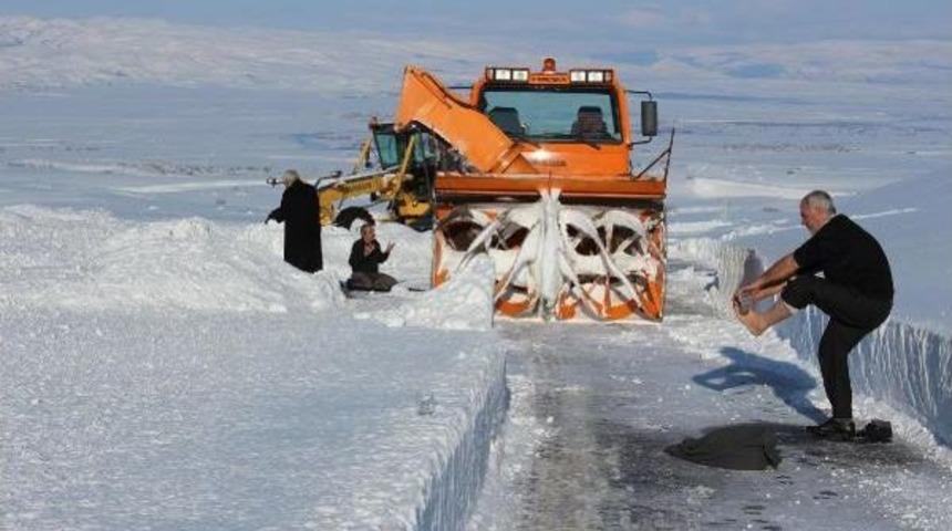 Kar Durdu Sibirya Soğukları &Ccedil;ıktı: Ardahan G&ouml;le - 35.7 (2)