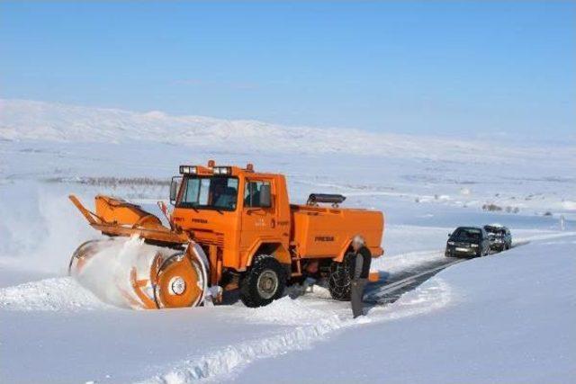 Kar Durdu Sibirya Soğukları Çıktı: Ardahan Göle - 35.7 (2)