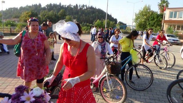 Kadirli’de ’süslü Kadınlar Bisiklet Turu’ Etkinliği