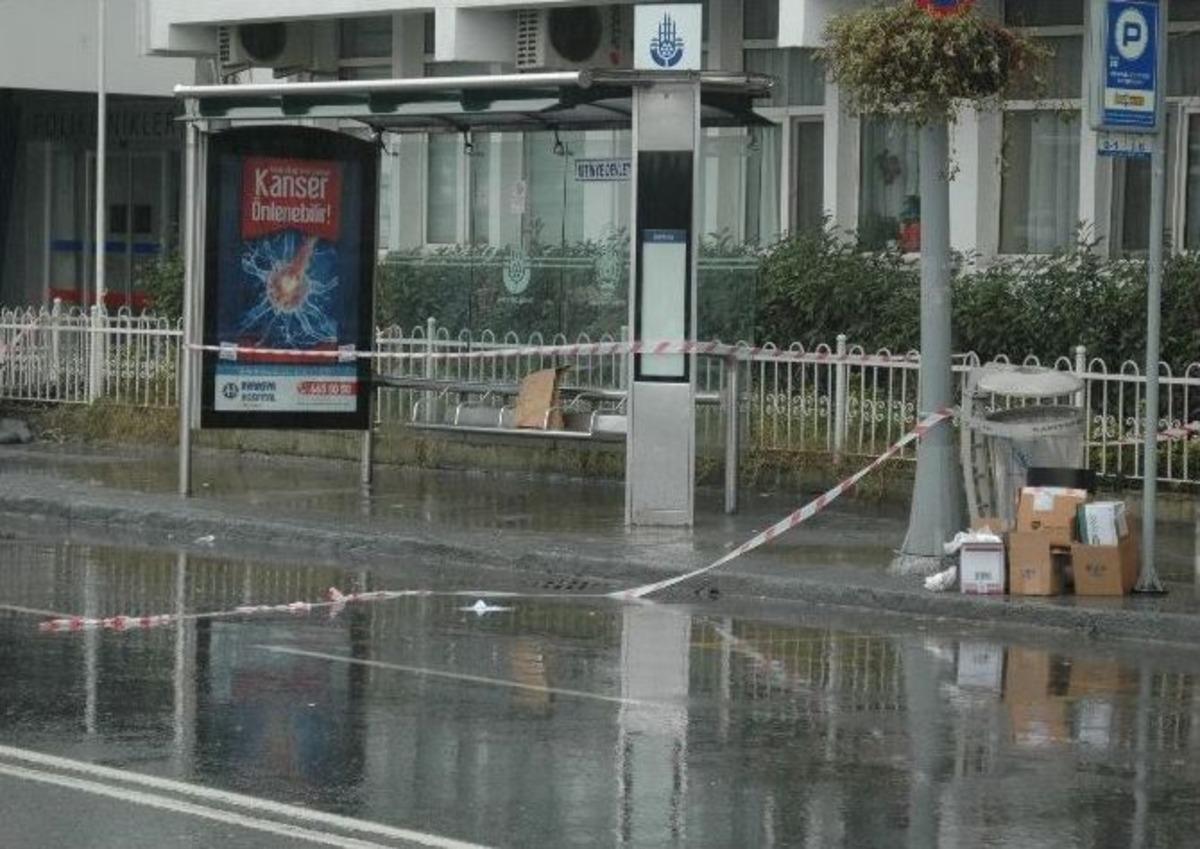 Otob&uuml;s Durağında Bulunan M&uuml;himmatlar İncelemeye Alındı