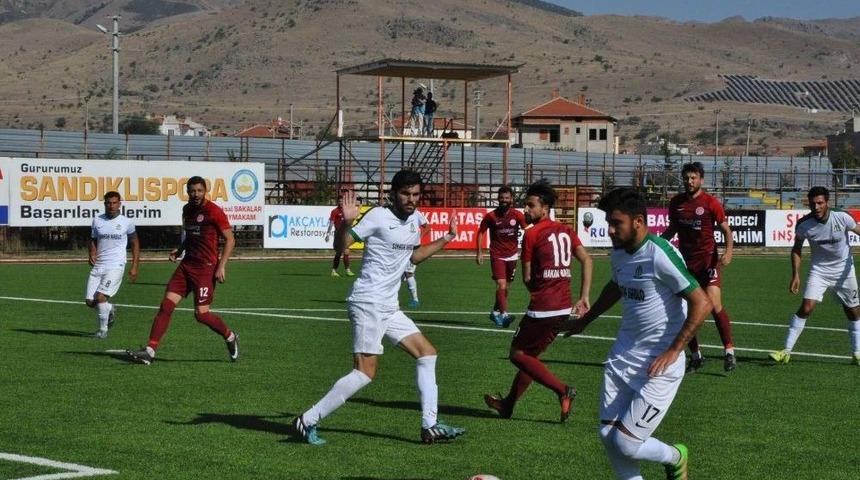 Sandıklıspor, Şuhut Belediye Hisarspor Ma&ccedil;ı Gols&uuml;z Tamamlandı
