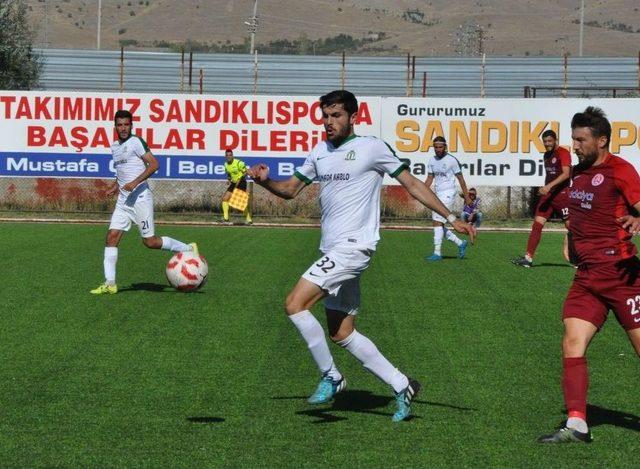 Sandıklıspor, Şuhut Belediye Hisarspor Maçı Golsüz Tamamlandı