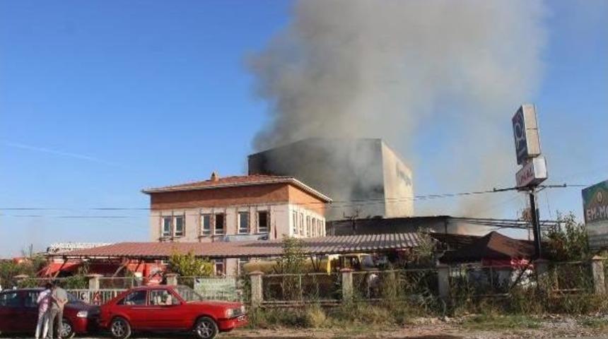 Fabrika Deposunda Yangın