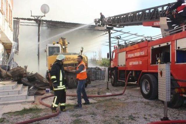 Fabrika Deposunda Yangın