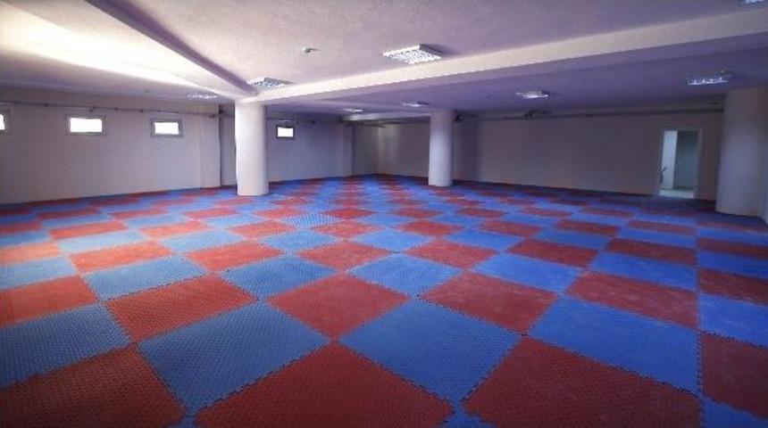 Bayraklı&rsquo;ya Yeni Spor Salonu